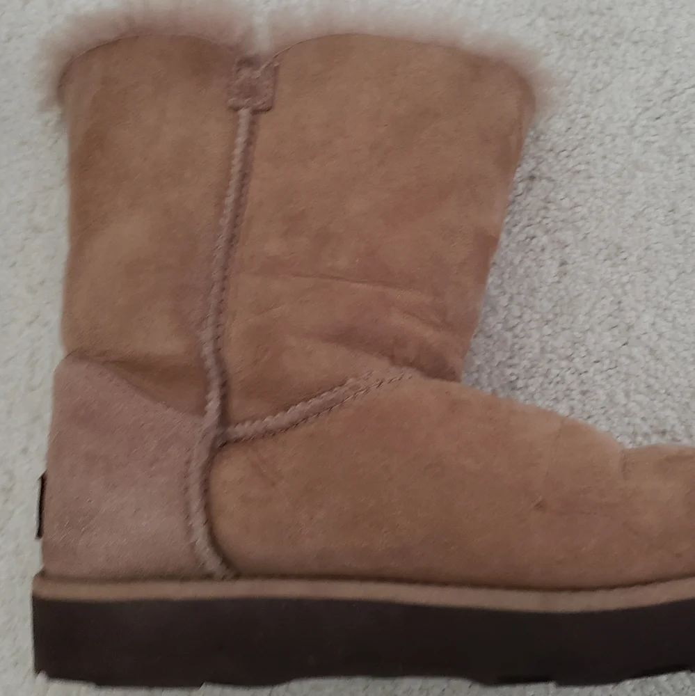 Ugg Classic Knot Classic Short Boots sz6